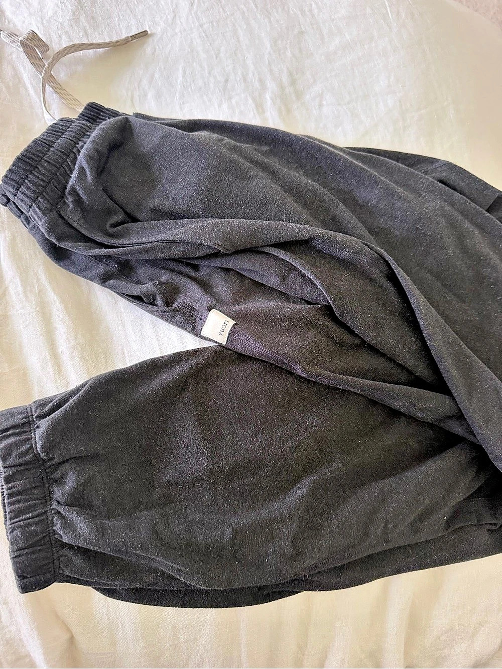 Vuori Black Joggers. Like new